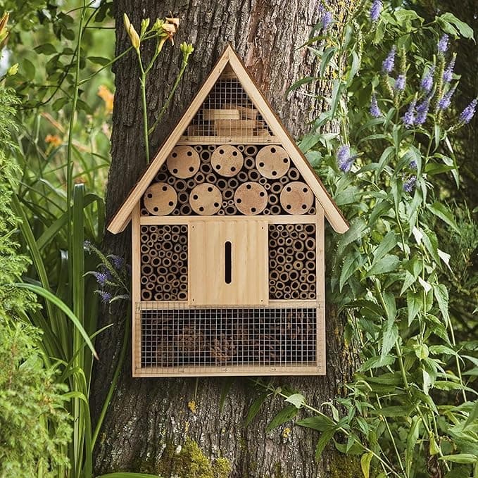 I Large Insect Hotel with bark roof Natural, Weatherproof, Insect House Made of Natural Wood for Bees, Ladybugs, lacewings, Butterflies, bee Hotel, Nesting aid for Hanging