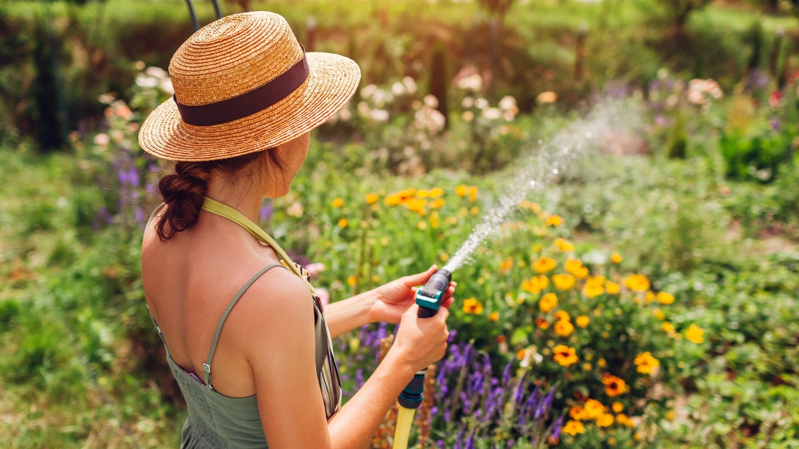 The 31 Best Gifts for Gardeners 2025: Essential Tools & Garden Accessories in Alaska