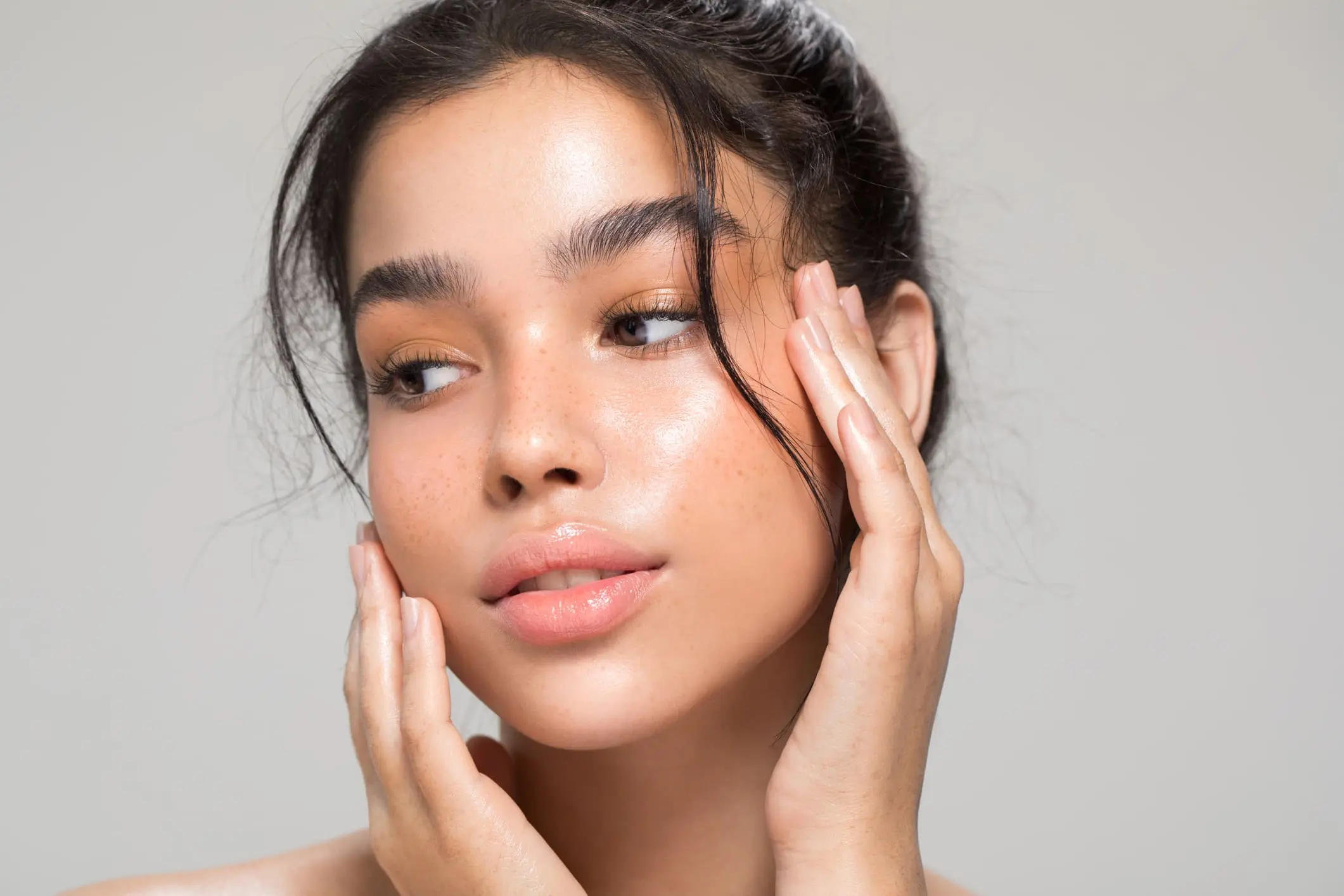 Best Skincare Routine for Glowing Skin in 2025 — Dermatologist Approved