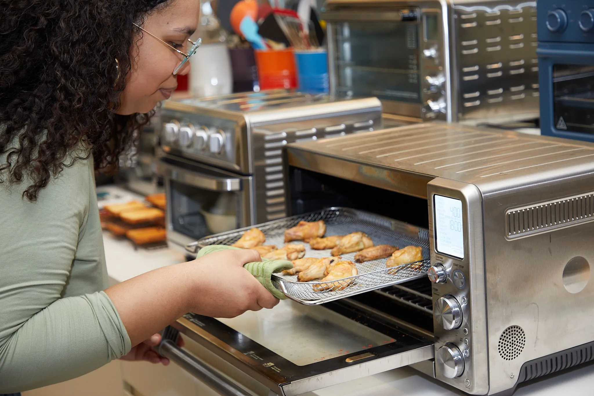 The Rise of Hybrid Appliances: Oven-Air Fryer-Toaster Combos 2025